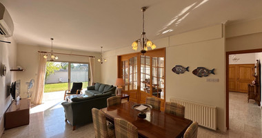 RESALE DETACHED 5 BEDROOM VILLA ON LARGE PLOT IN YPSONAS