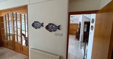 RESALE DETACHED 5 BEDROOM VILLA ON LARGE PLOT IN YPSONAS
