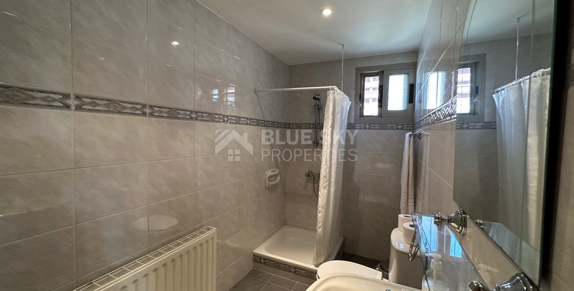 RESALE DETACHED 5 BEDROOM VILLA ON LARGE PLOT IN YPSONAS