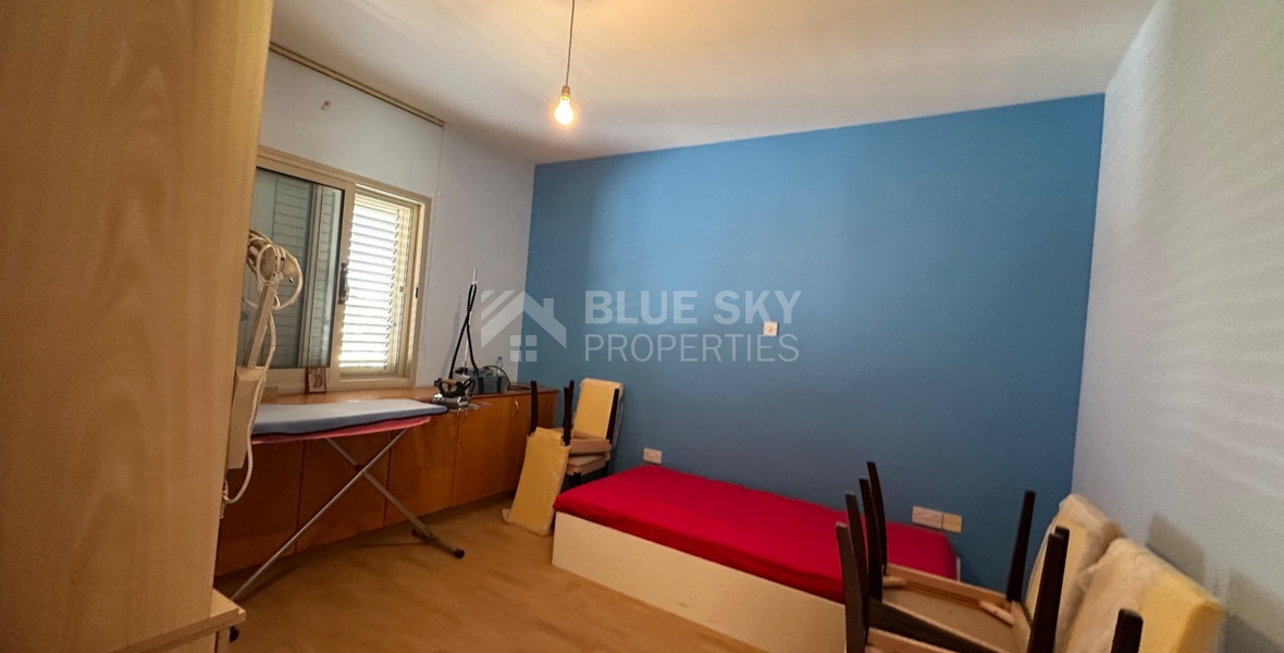 RESALE DETACHED 5 BEDROOM VILLA ON LARGE PLOT IN YPSONAS