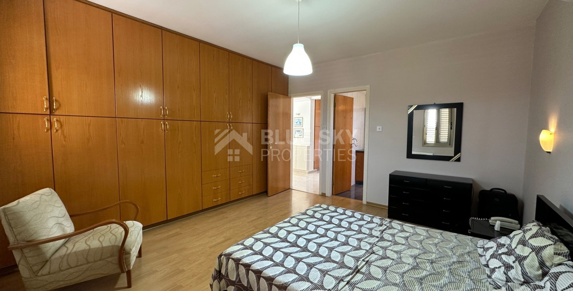 RESALE DETACHED 5 BEDROOM VILLA ON LARGE PLOT IN YPSONAS