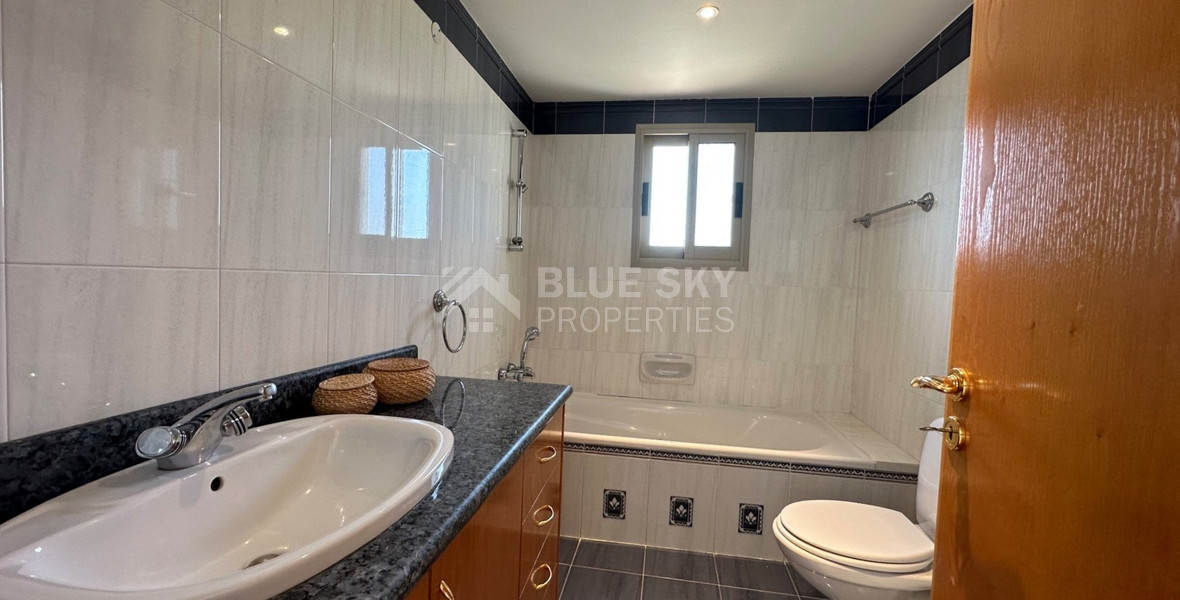 RESALE DETACHED 5 BEDROOM VILLA ON LARGE PLOT IN YPSONAS