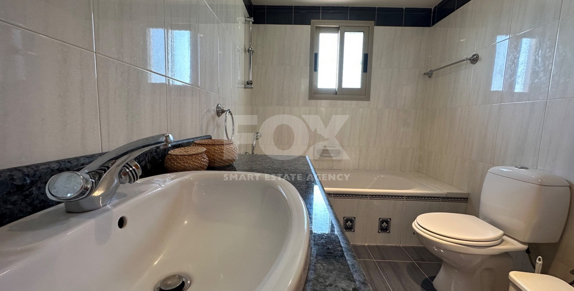 RESALE DETACHED 5 BEDROOM VILLA ON LARGE PLOT IN YPSONAS