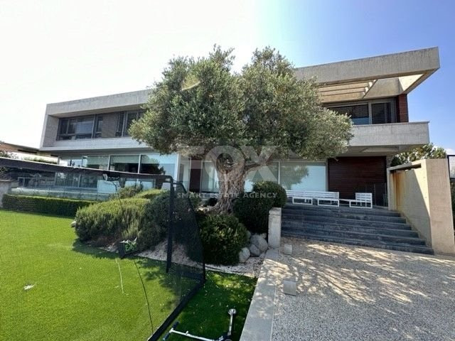 LUXURY 5 BEDROOM VILLA WITH PANORAMIC SEA VIEWS IN LIMASSOL
