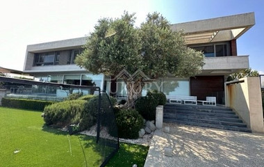 LUXURY 5 BEDROOM VILLA WITH PANORAMIC SEA VIEWS IN LIMASSOL