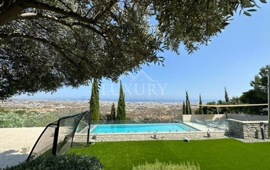 LUXURY 5 BEDROOM VILLA WITH PANORAMIC SEA VIEWS IN LIMASSOL