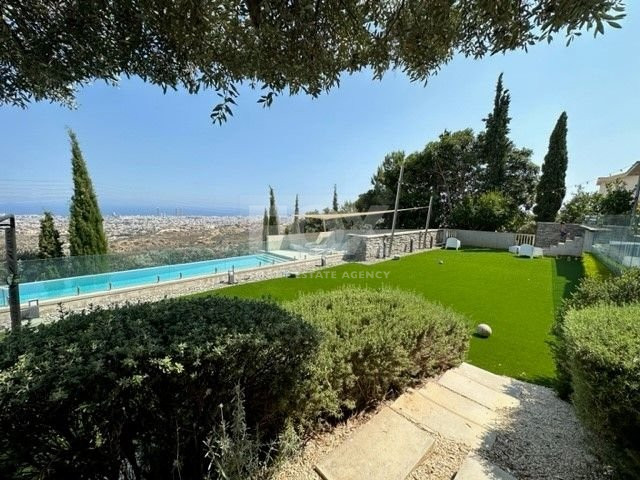 LUXURY 5 BEDROOM VILLA WITH PANORAMIC SEA VIEWS IN LIMASSOL