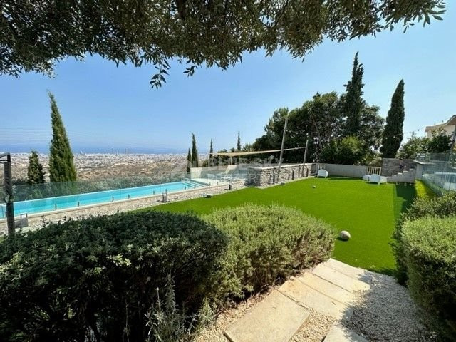 LUXURY 5 BEDROOM VILLA WITH PANORAMIC SEA VIEWS IN LIMASSOL