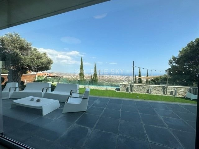 LUXURY 5 BEDROOM VILLA WITH PANORAMIC SEA VIEWS IN LIMASSOL