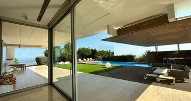 LUXURY 5 BEDROOM VILLA IN ELEVATED CENTRAL LOCATION