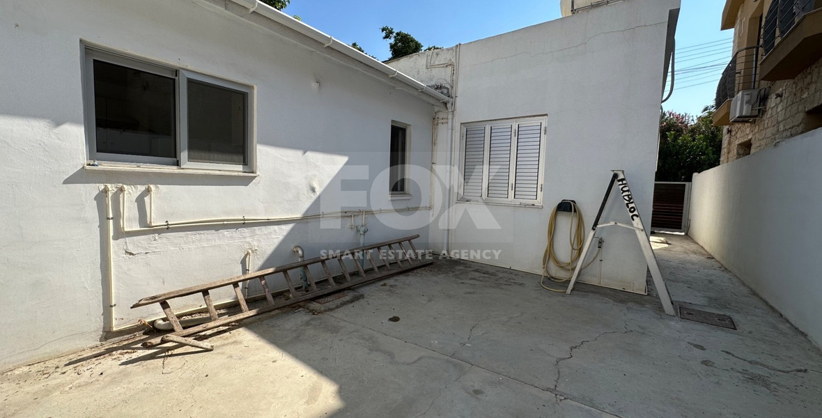 Office in Historical Town 20 metres from the beach