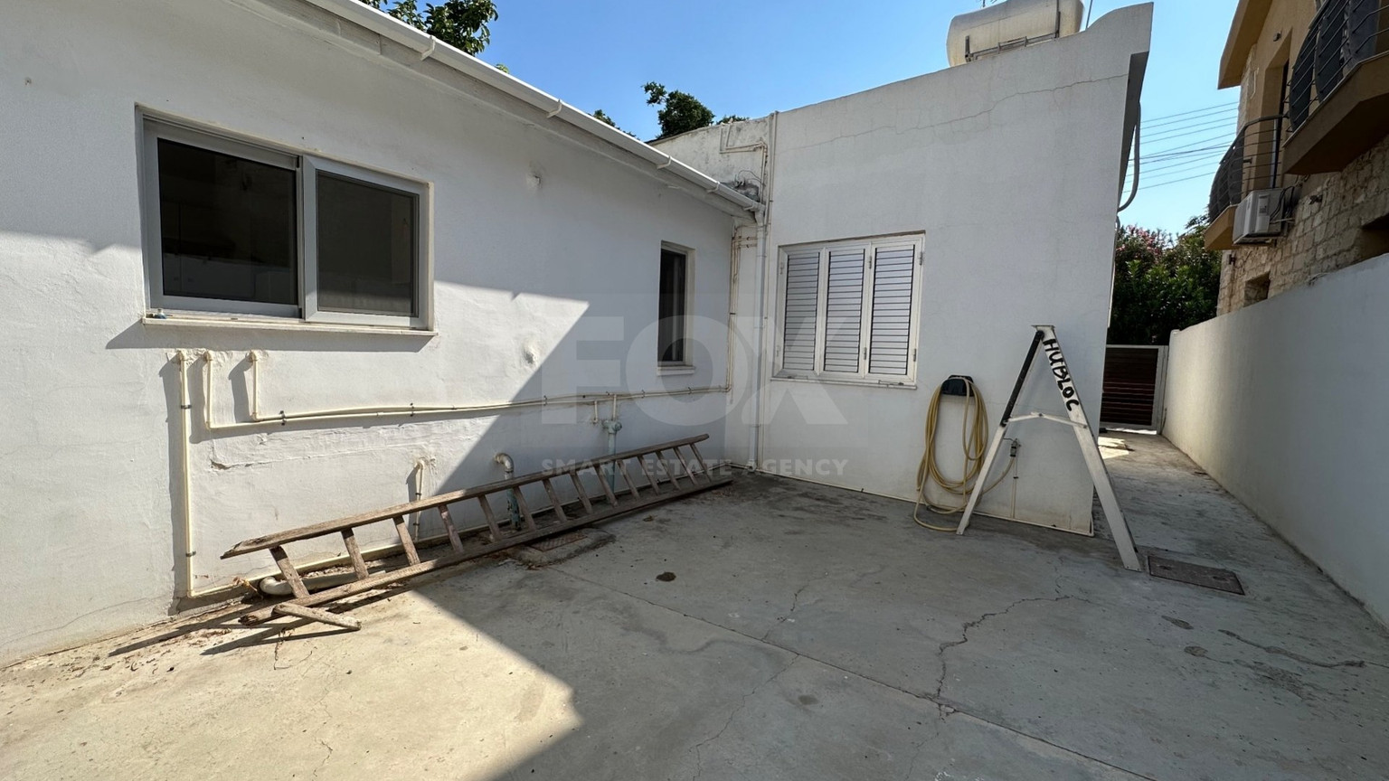 Office in Historical Town 20 metres from the beach