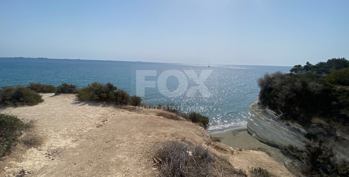 Sea front land for sale in Pentakomo Governor's Beach