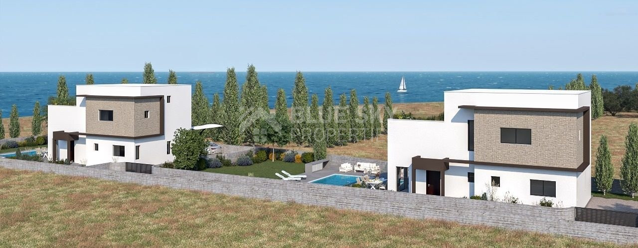 Seafront 4- bedroom villa ,just 100m from the beach, in Pomos Village