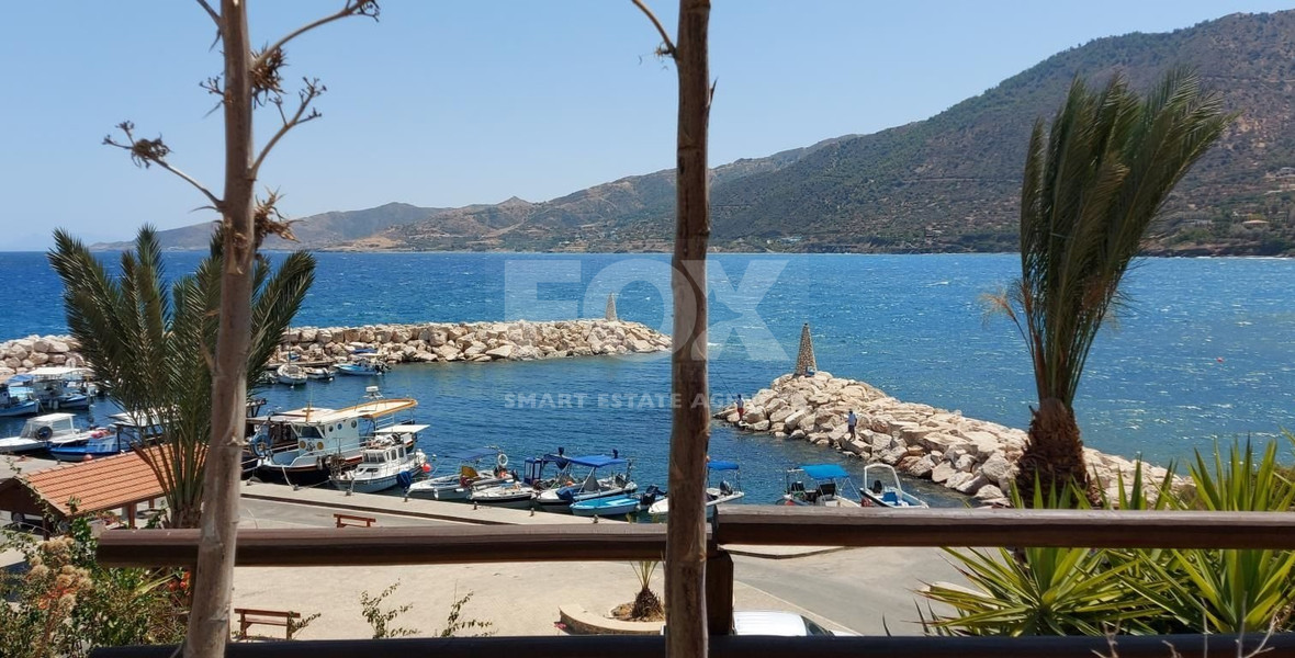 Seafront 4- bedroom villa ,just 100m from the beach, in Pomos Village