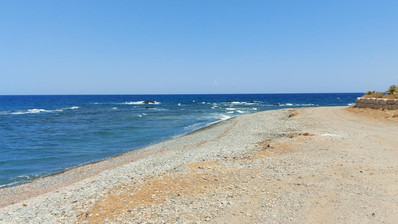 Seafront 4- bedroom villa ,just 100m from the beach, in Pomos Village