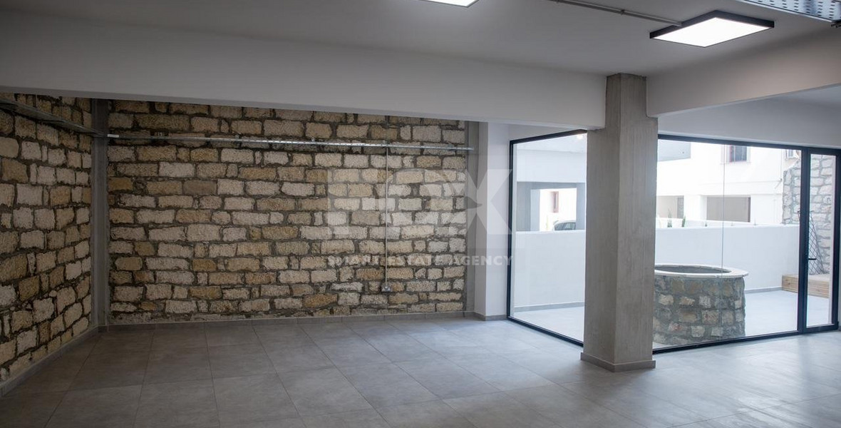 COMMERICAL SPACE 800SQM IN THE HISTORICAL TOWN