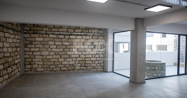 COMMERICAL SPACE 800SQM IN THE HISTORICAL TOWN