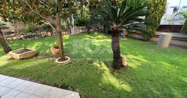5 bedroom Villa on large plot with landscaped gardens and swimming pool