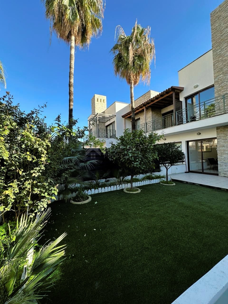 Three Bedroom House For Rent In Aqua Park.