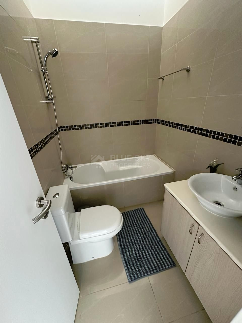 Three Bedroom House For Rent In Aqua Park.