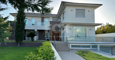 FURNISHED 6 Bedroom villa with large garden