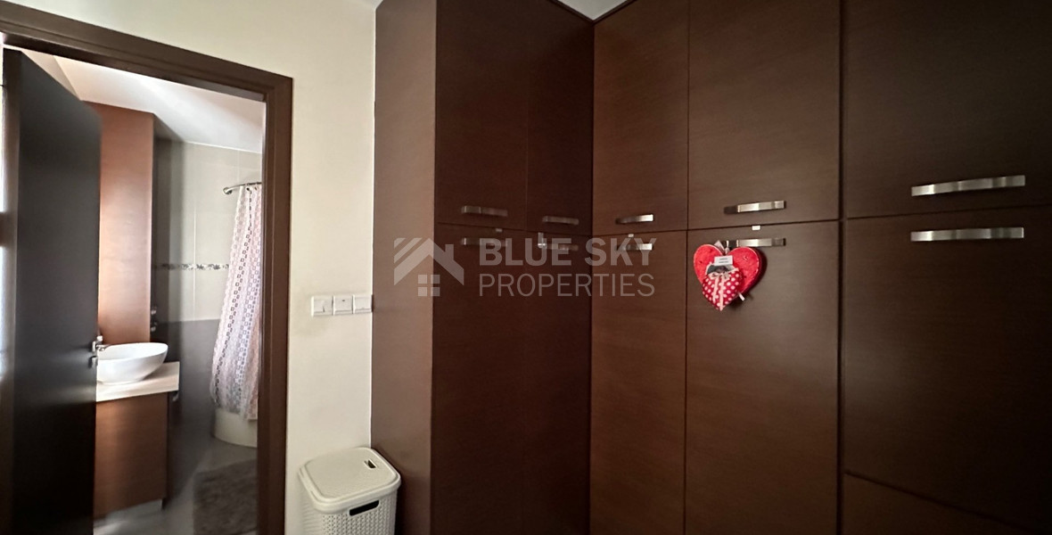 FURNISHED 6 Bedroom villa with large garden