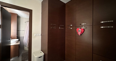 FURNISHED 6 Bedroom villa with large garden