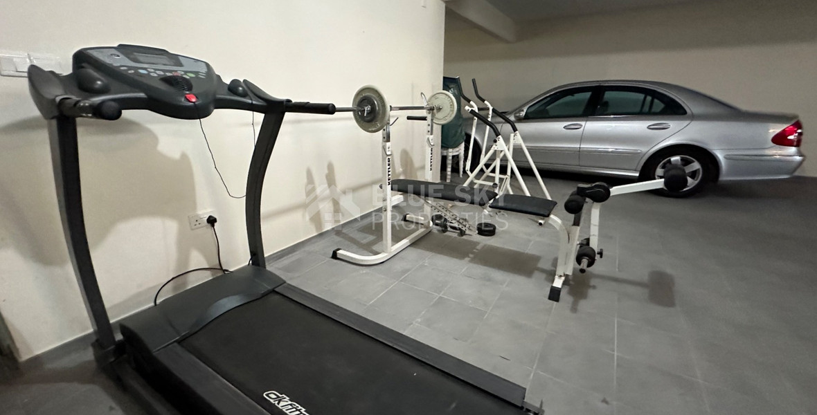 FURNISHED 6 Bedroom villa with large garden