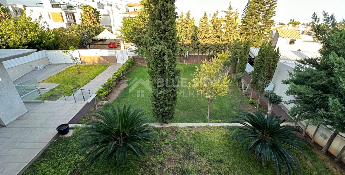 FURNISHED 6 Bedroom villa with large garden