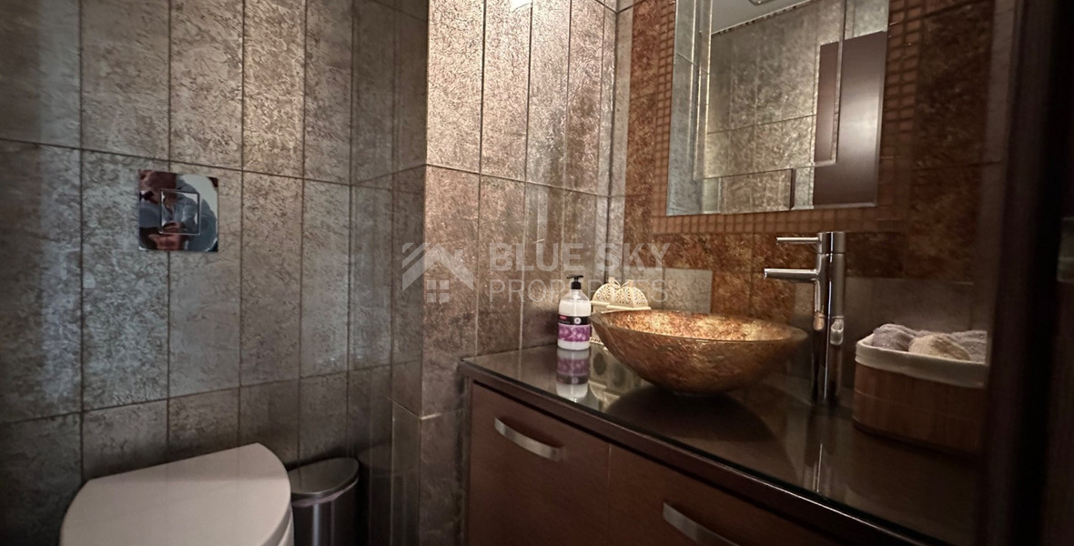 FURNISHED 6 Bedroom villa with large garden