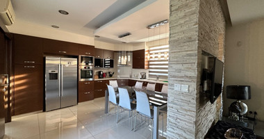 FURNISHED 6 Bedroom villa with large garden