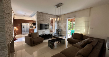 FURNISHED 6 Bedroom villa with large garden