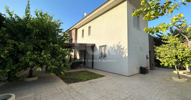 FURNISHED 6 Bedroom villa with large garden