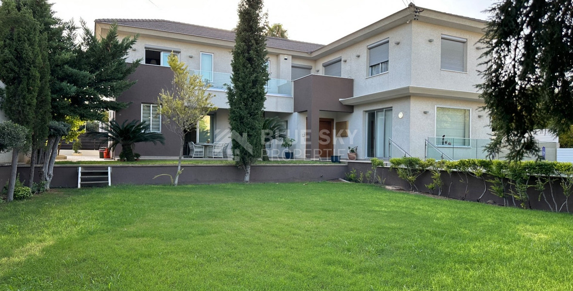 FURNISHED 6 Bedroom villa with large garden