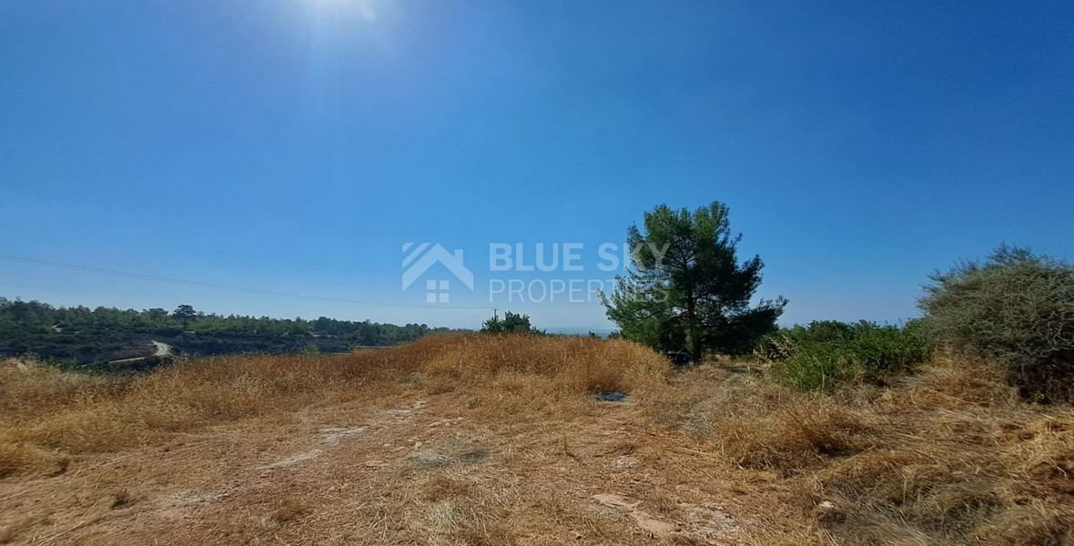 Land with building license available in Souni Lemesos