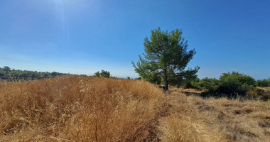 Land with building license available in Souni Lemesos