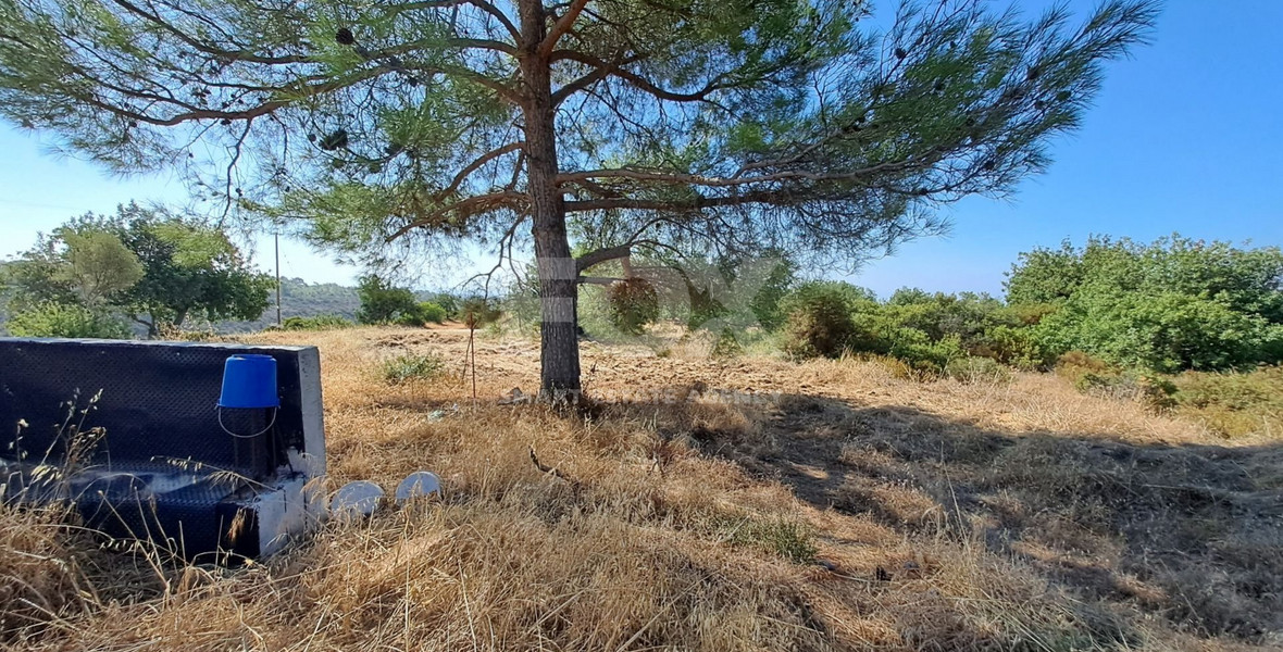 Land with building license available in Souni Lemesos