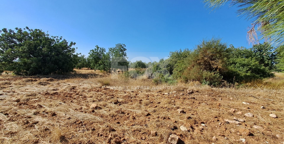 Land with building license available in Souni Lemesos