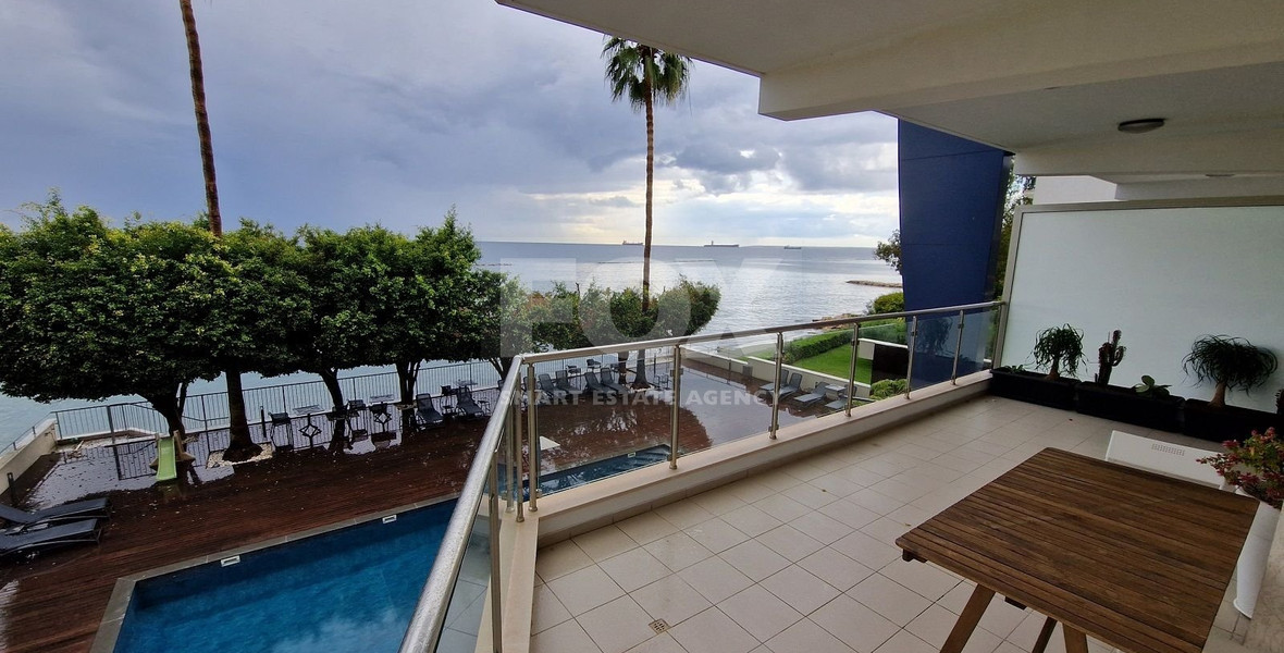 *LUXURIOUS FIRST LINE APARTMENT WITH EXCELLENT SEA VIEW