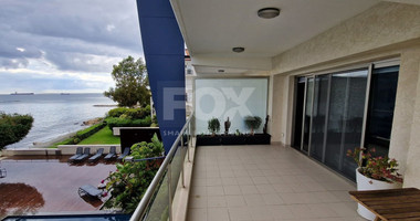 *LUXURIOUS FIRST LINE APARTMENT WITH EXCELLENT SEA VIEW