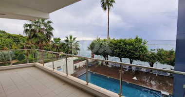 *LUXURIOUS FIRST LINE APARTMENT WITH EXCELLENT SEA VIEW