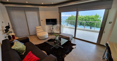 *LUXURIOUS FIRST LINE APARTMENT WITH EXCELLENT SEA VIEW