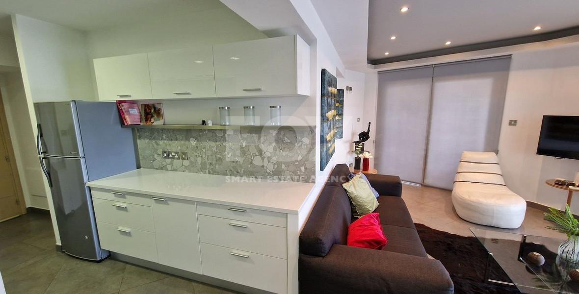 *LUXURIOUS FIRST LINE APARTMENT WITH EXCELLENT SEA VIEW