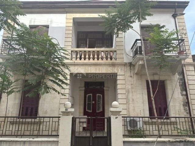 DETACHED BUILDING MIXED USE IN HISTORICAL TOWN LIMASSOL