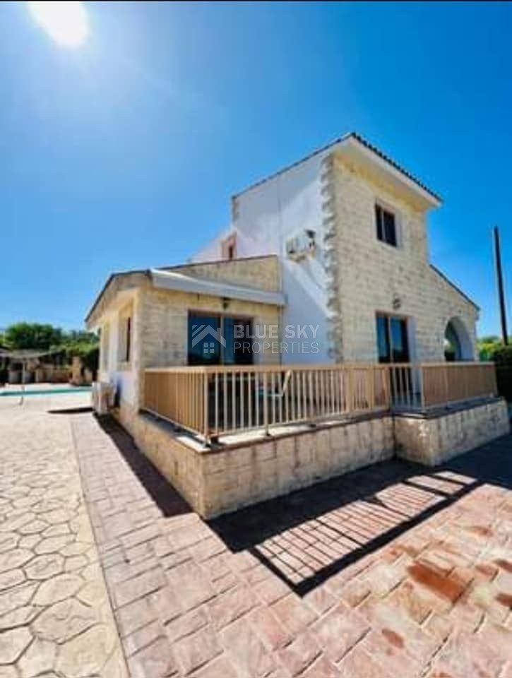 Three-bedroom house in Kato Arodes village in Paphos