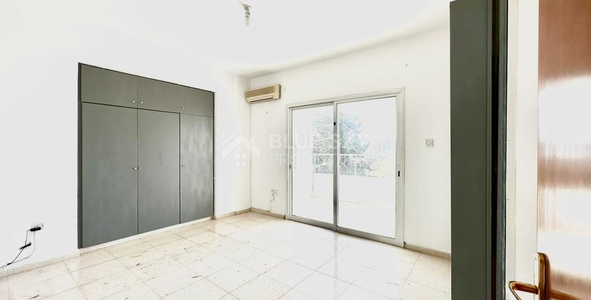 3 bedroom apartment at central location of Paphos