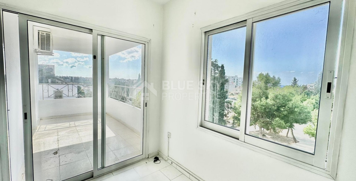 3 bedroom apartment at central location of Paphos