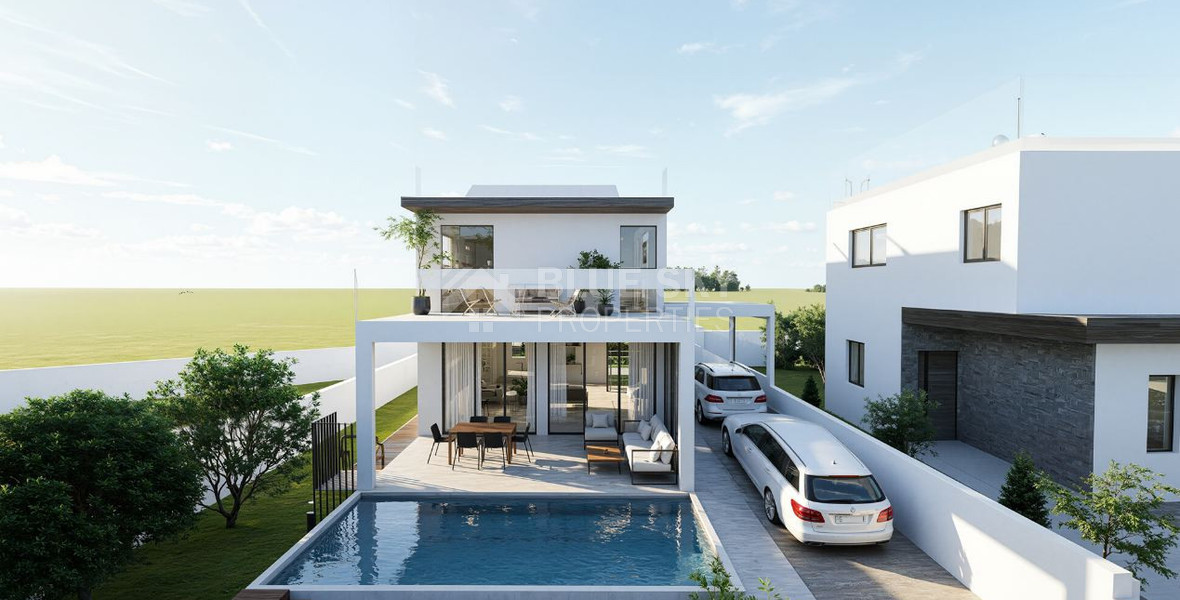 Three Bedroom Detached House with Swimming Pool in Moni for sale