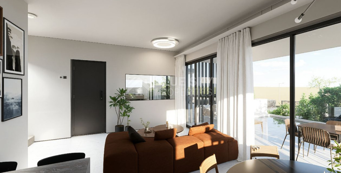 Three Bedroom Detached House with Swimming Pool in Moni for sale